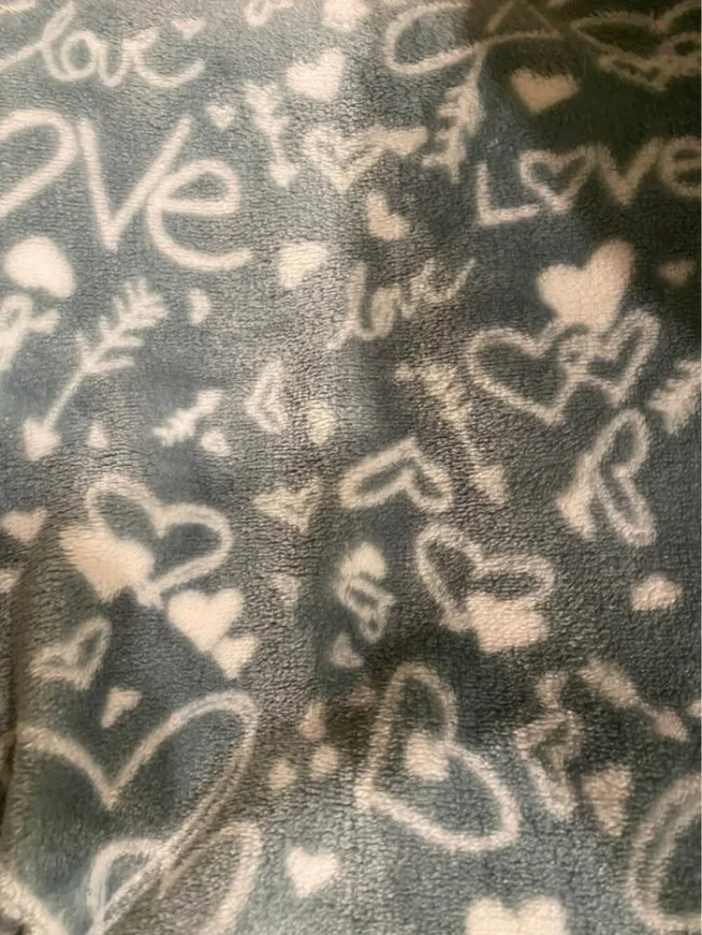 Ellen DeGeneres Love Hearts Plush Throw Blanket 50” x 60” | Light Teal & White |